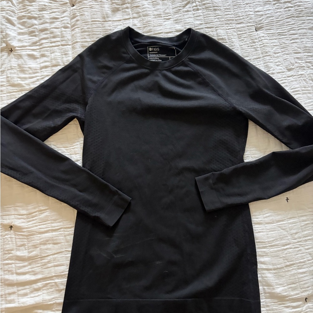 Figs Black Long Sleeve Women's Tee